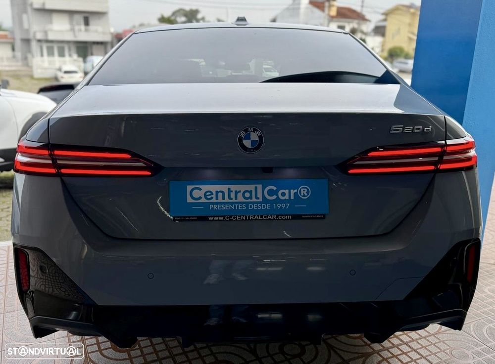 BMW 520 d Pack Desportivo M - 11
