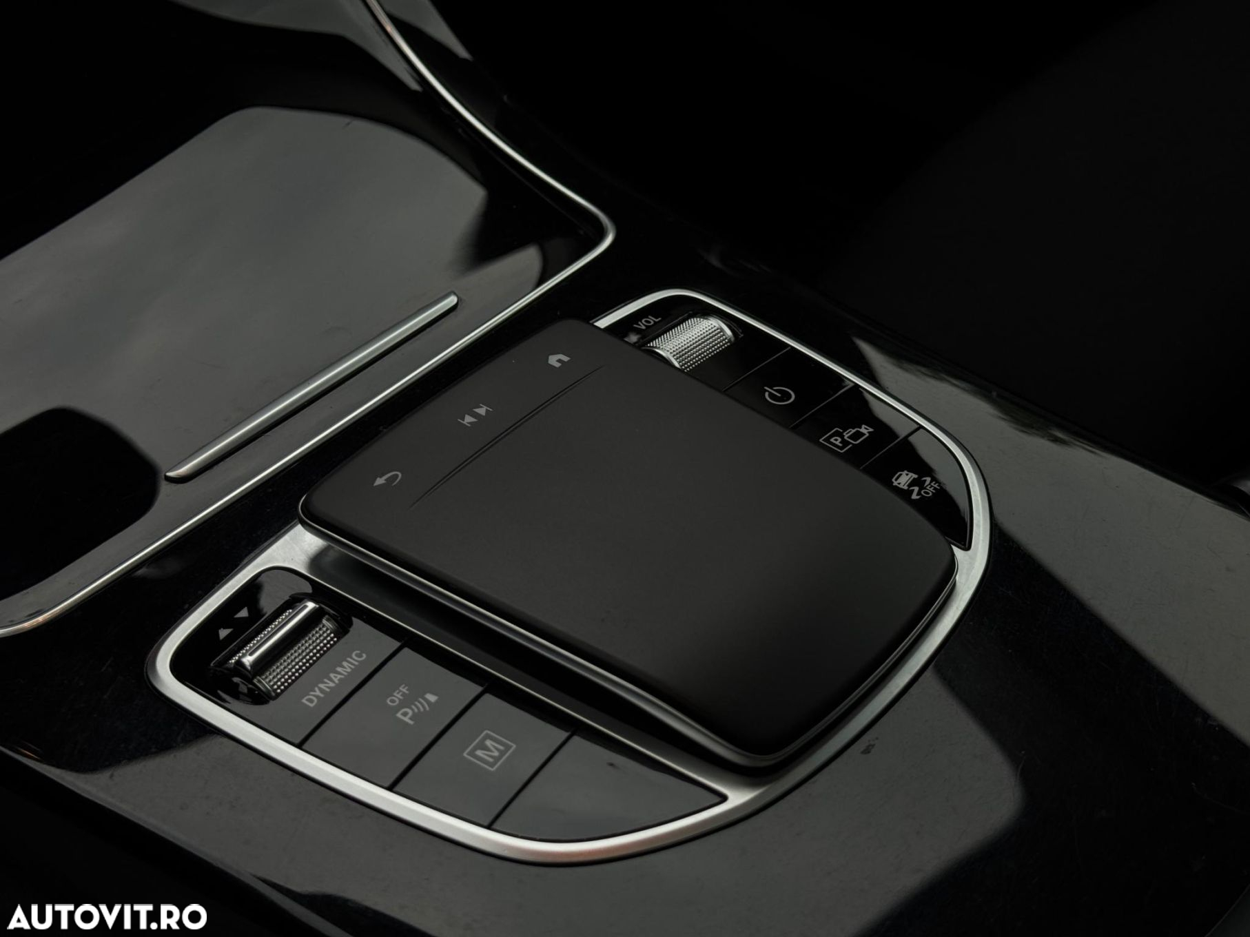 Mercedes-Benz GLC - 26