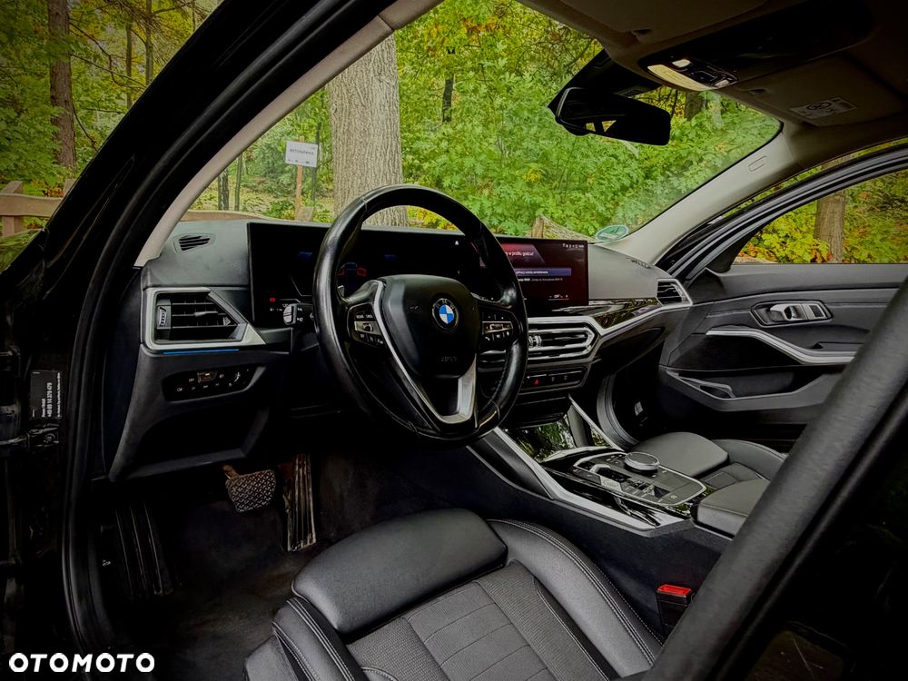 BMW Seria 3 318d MHEV - 26
