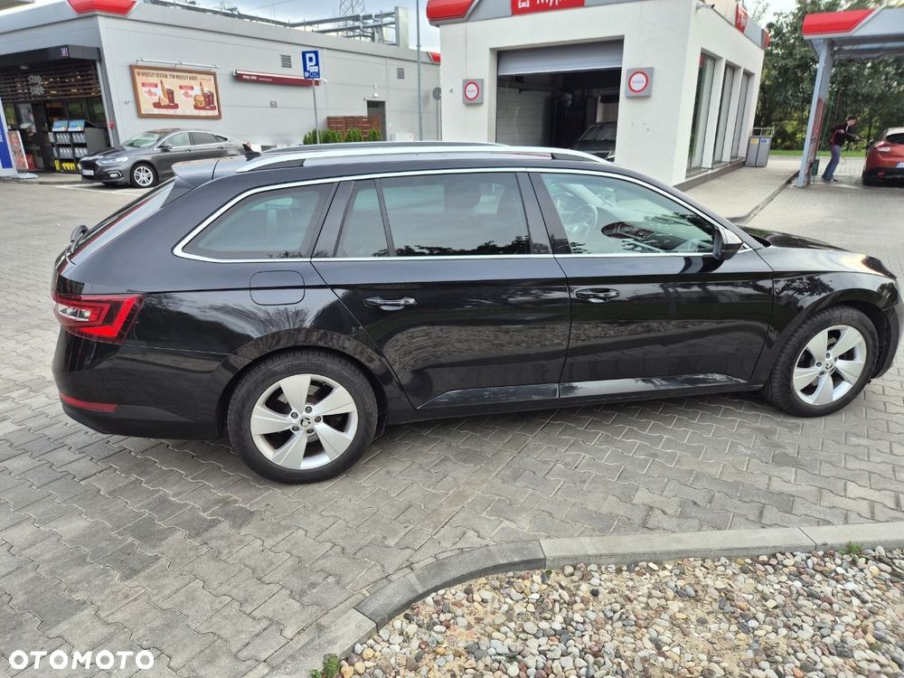 Skoda Superb 2.0 TDI Ambition DSG - 7