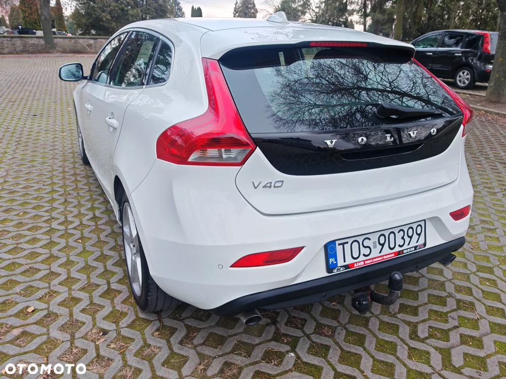 Volvo V40 T2 - 32