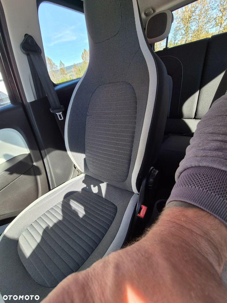 Renault Twingo SCe 70 Liberty - 12