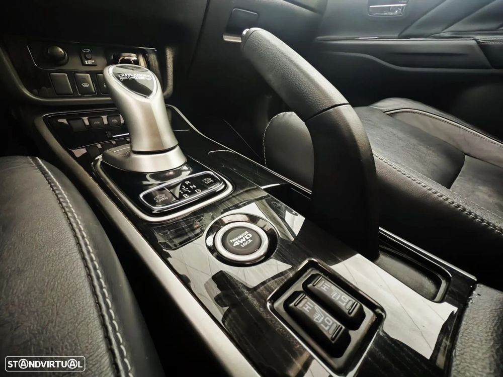 Mitsubishi Outlander - 8