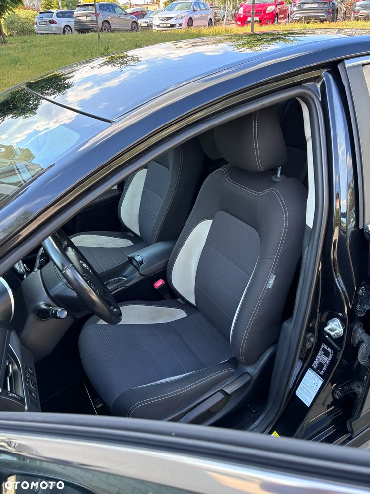 Toyota Avensis 2.0 D-4D Premium - 8
