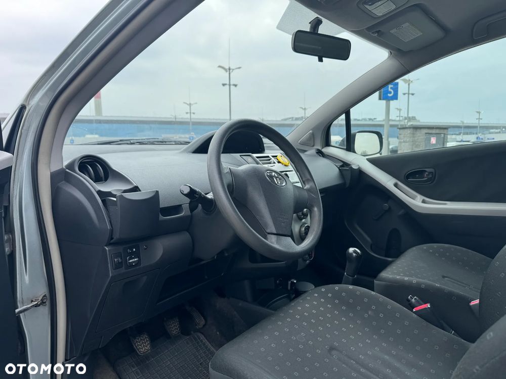 Toyota Yaris 1.0 Terra A/C - 10