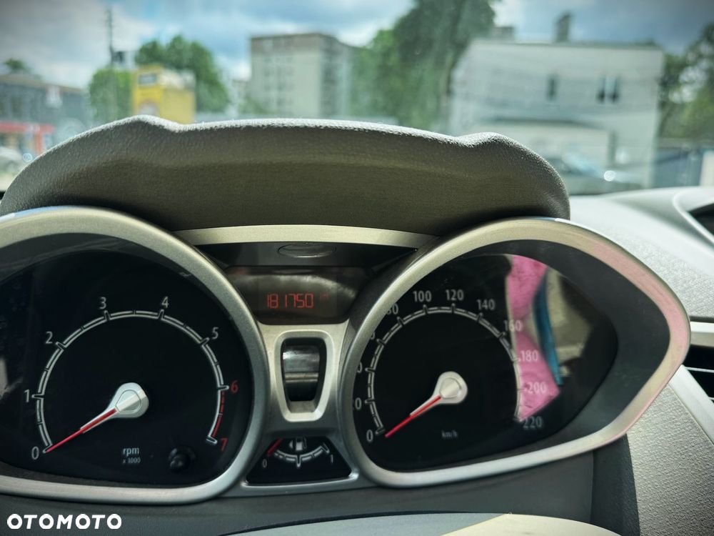 Ford Fiesta 1.4 Ghia - 15