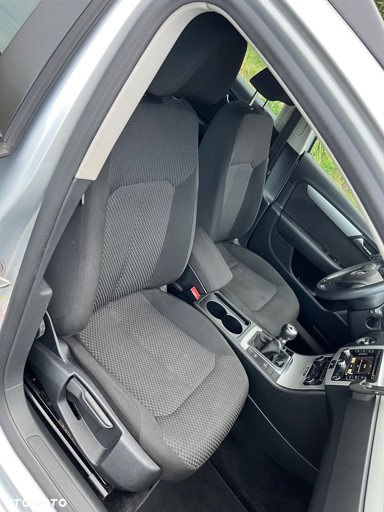 Volkswagen Passat Variant 2.0 Blue TDI SCR Highline - 20