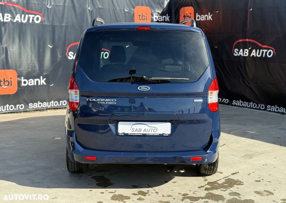Ford Tourneo Courier 1.0 EcoBoost Titanium - 21