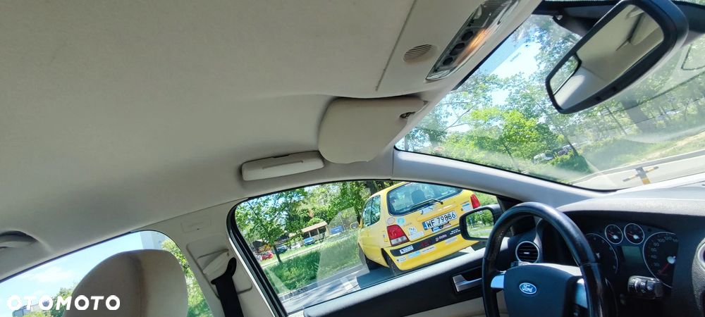 Ford Focus 1.6 16V Ghia - 40