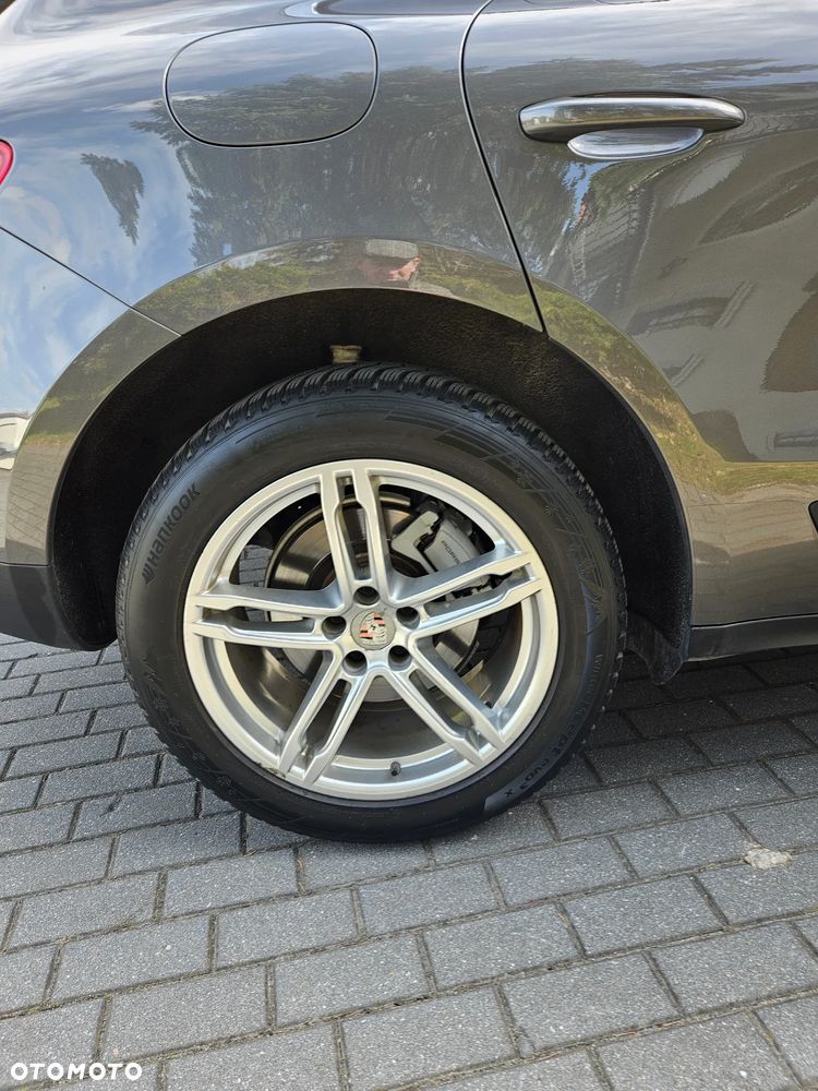 Porsche Macan - 24