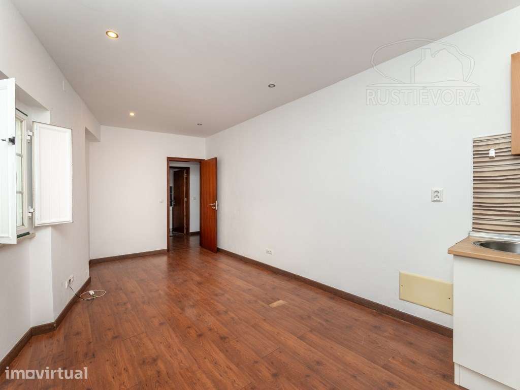 Apartamento r/chão T1 em Évora - Grande imagem: 3/10