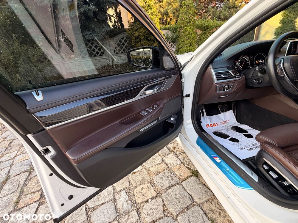 BMW Seria 7 740Li - 22