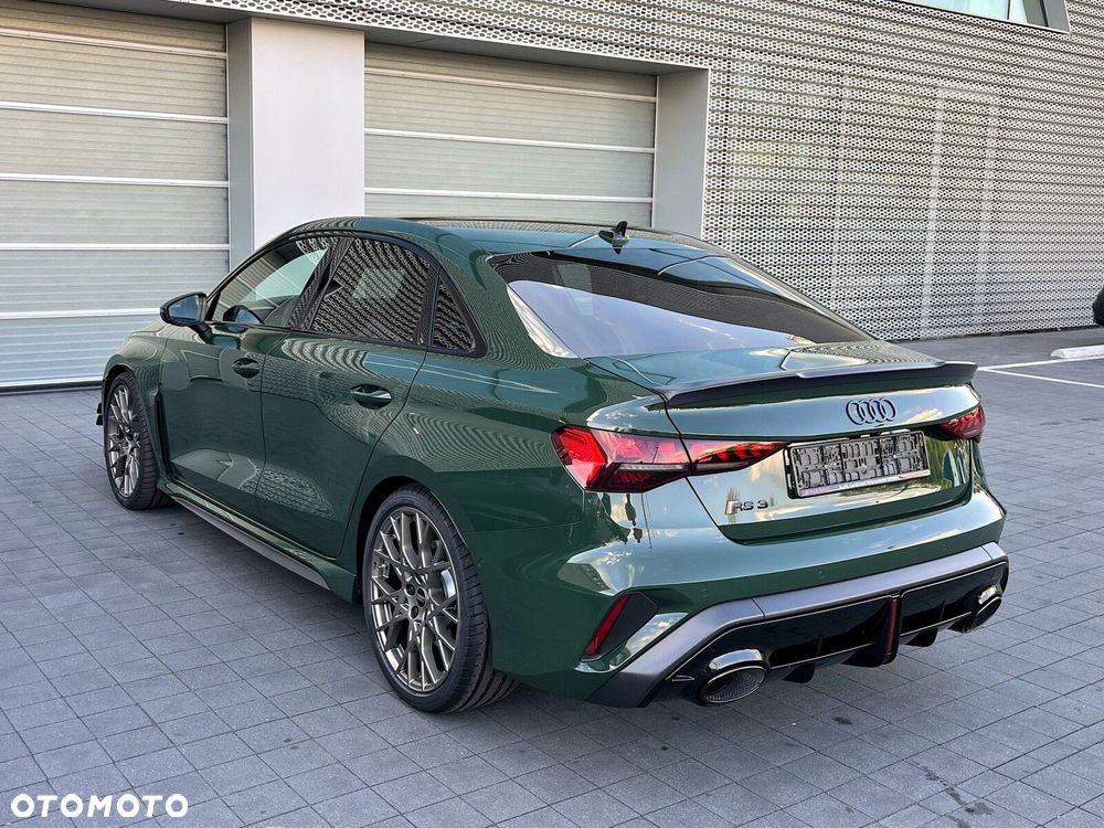 Audi RS3 Limousine - 16