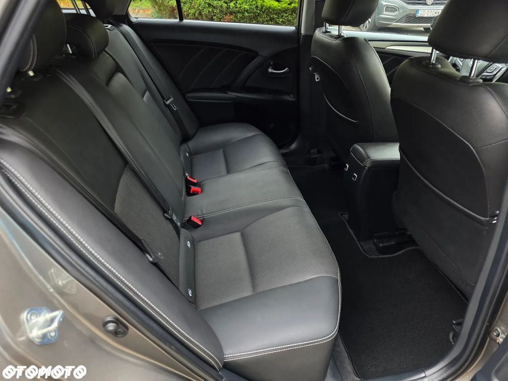 Toyota Avensis 1.8 Prestige - 23