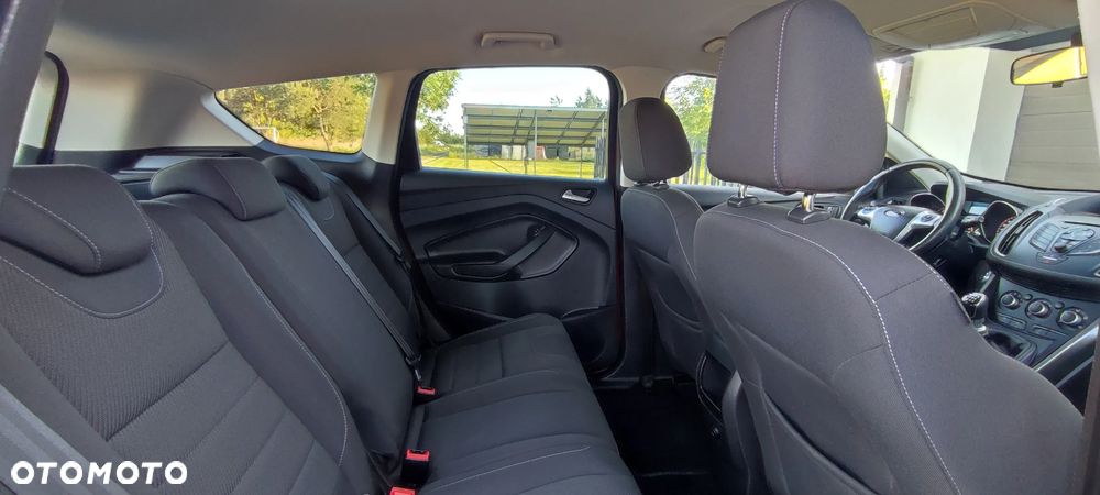 Ford Kuga 1.5 EcoBoost 2x4 Trend - 9