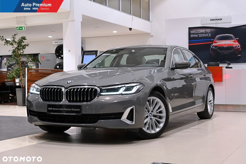 BMW Seria 5 540d xDrive mHEV - 4