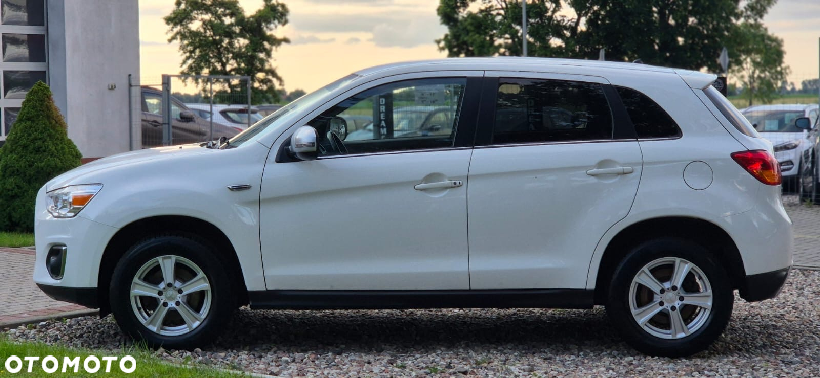 Mitsubishi ASX - 10