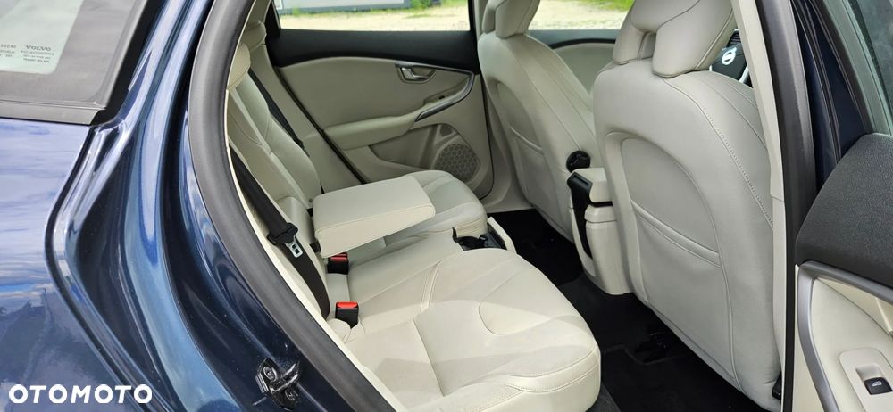 Volvo V40 T3 - 25