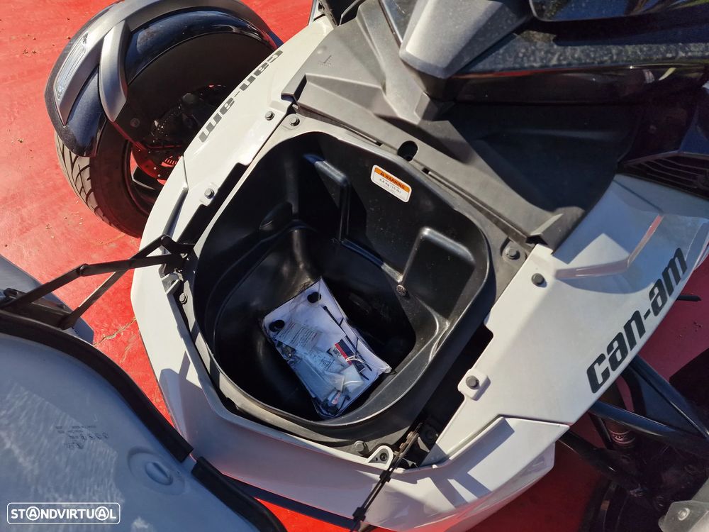 Bombardier CAN AM SPYDER F3S - 13