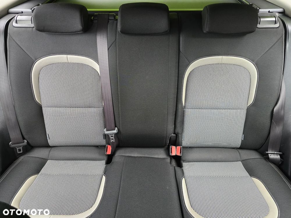 Kia Ceed 1.6 GDI Spirit - 20