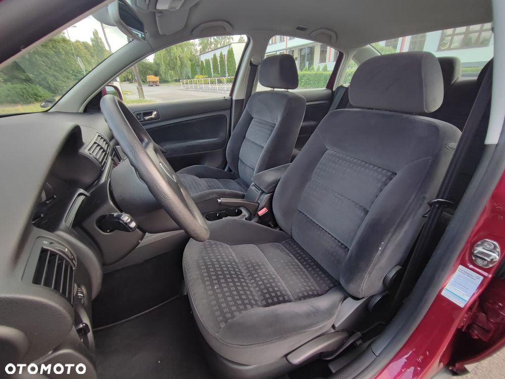 Volkswagen Passat 1.8T Trendline - 8