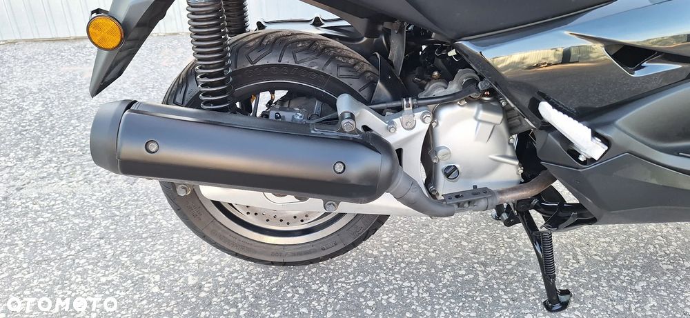 Yamaha X-max - 22