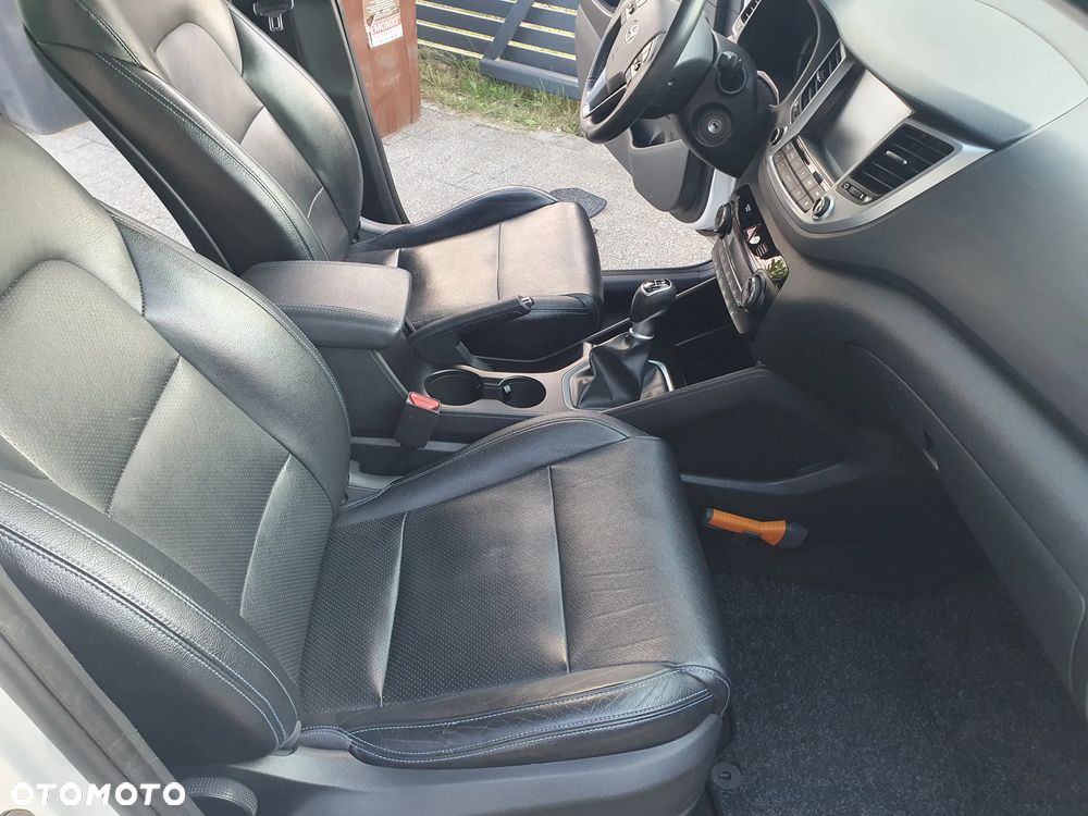 Hyundai Tucson 1.6 GDI BlueDrive GO 2WD - 19