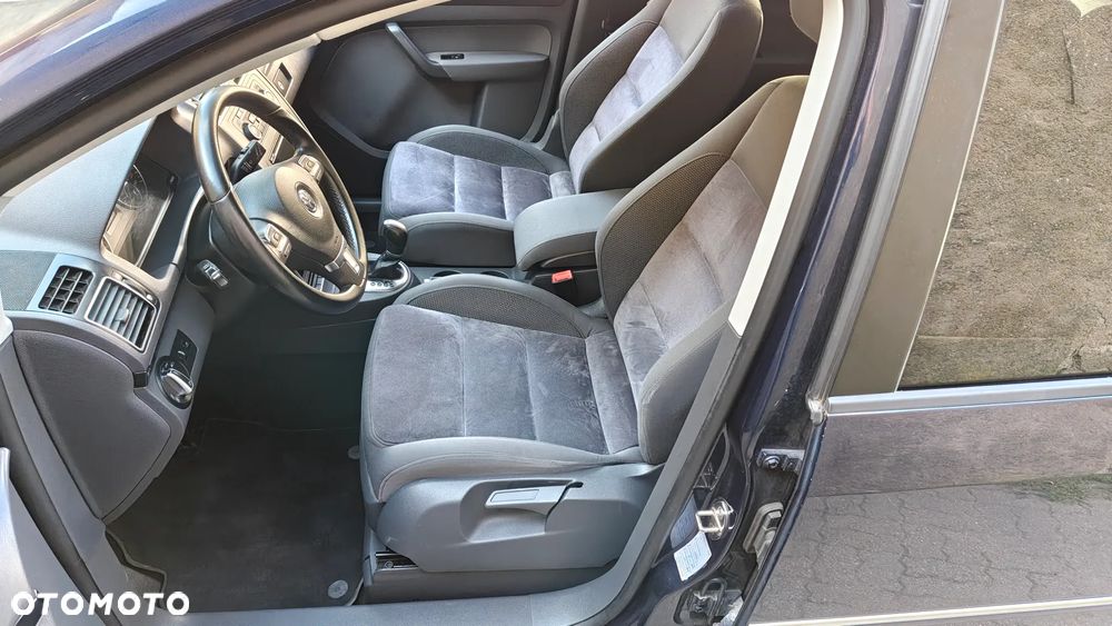 Volkswagen Touran - 17