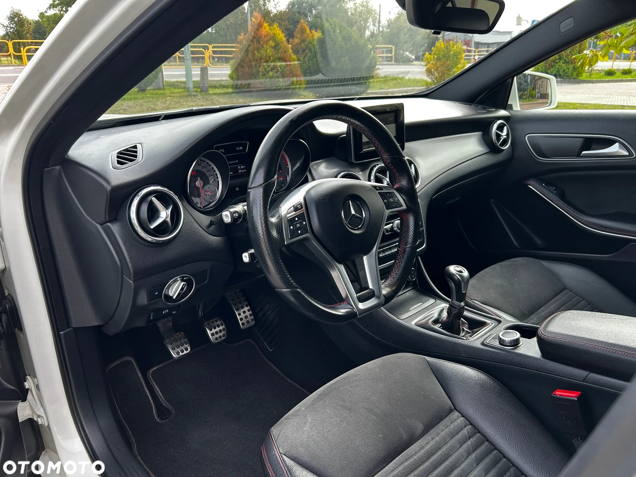 Mercedes-Benz GLA 180 d AMG Line - 11