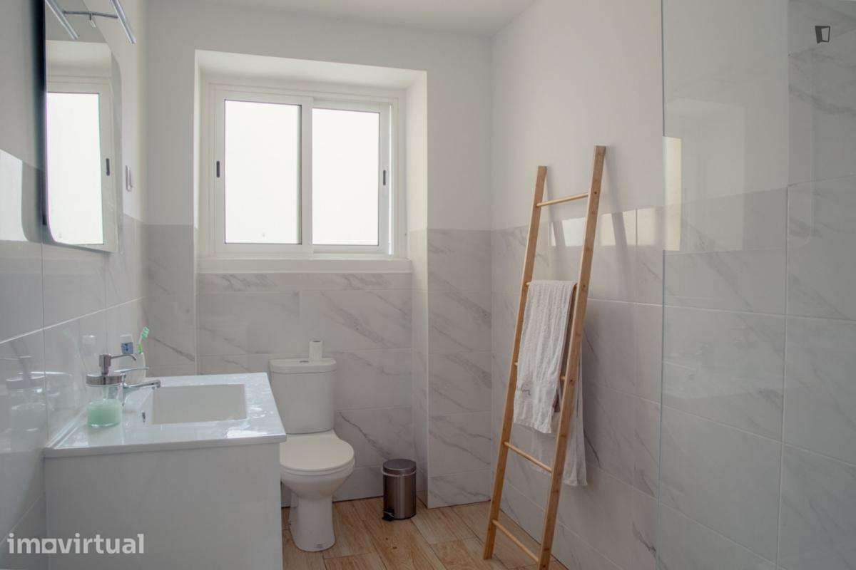 Quarto - localizado em Roma-Areeiro Lisbon - Grande imagem: 4/25