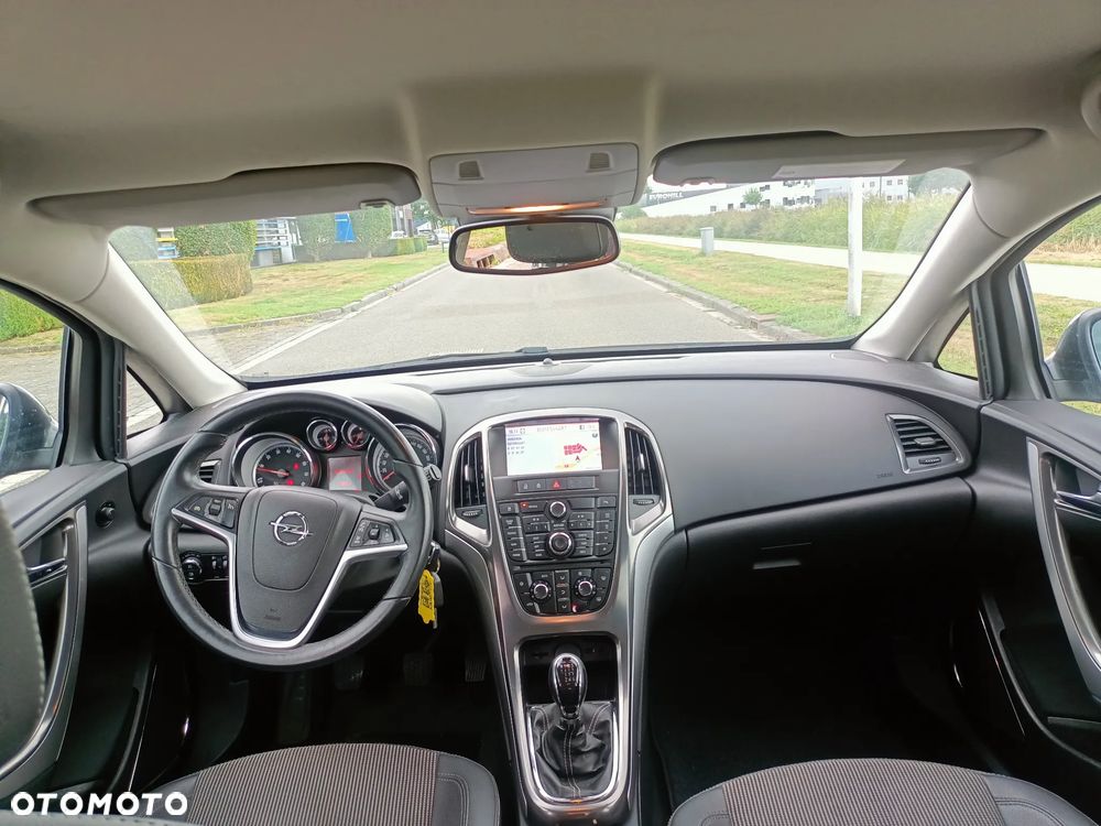 Opel Astra 1.4 T Cosmo - 8