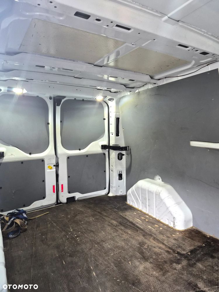 Ford TRANSIT CUSTOM - 26