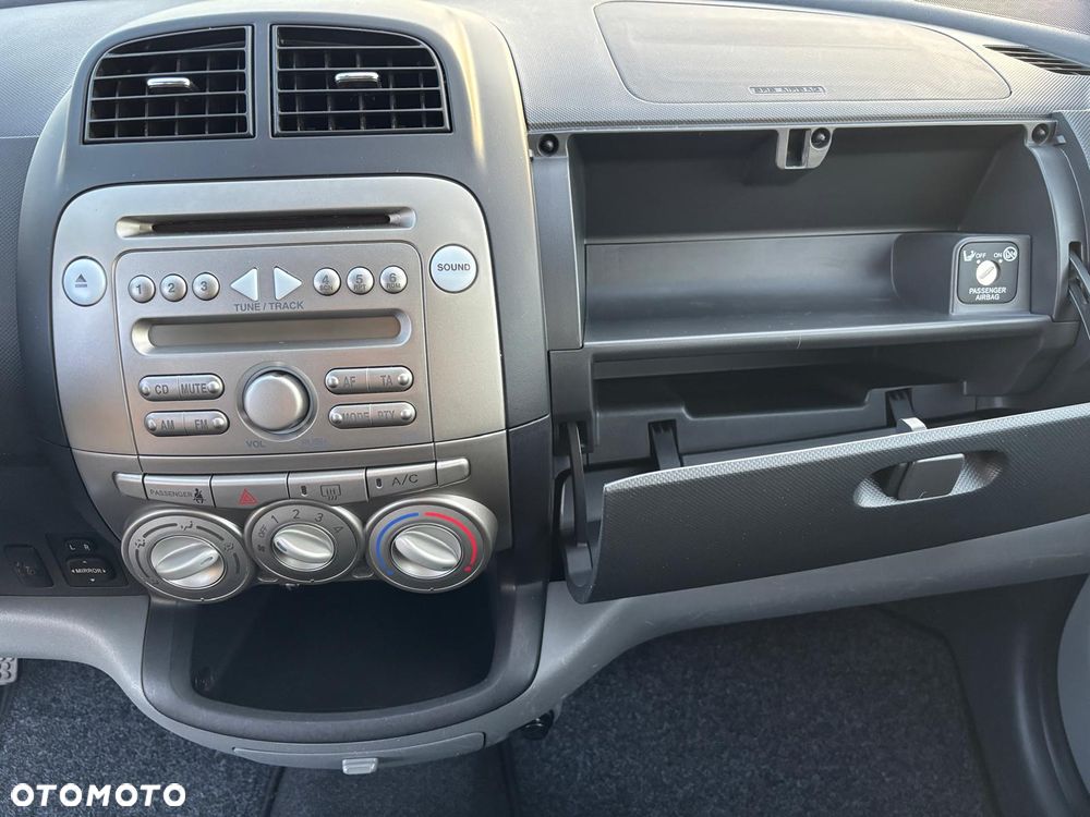 Daihatsu Sirion 1.3 - 16