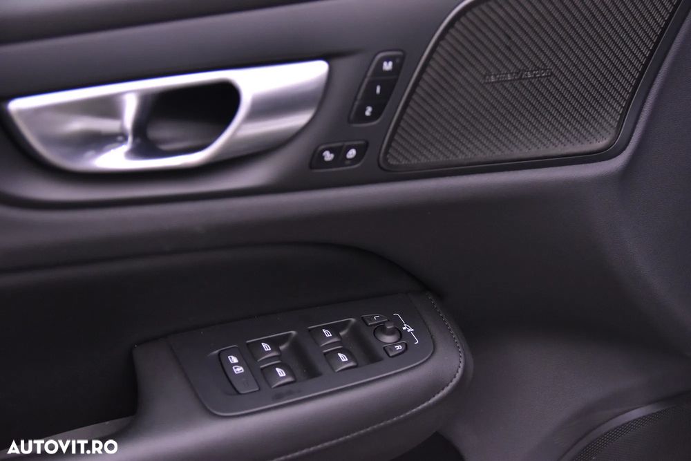 Volvo S60 B4 MHEV AT Plus Dark - 14