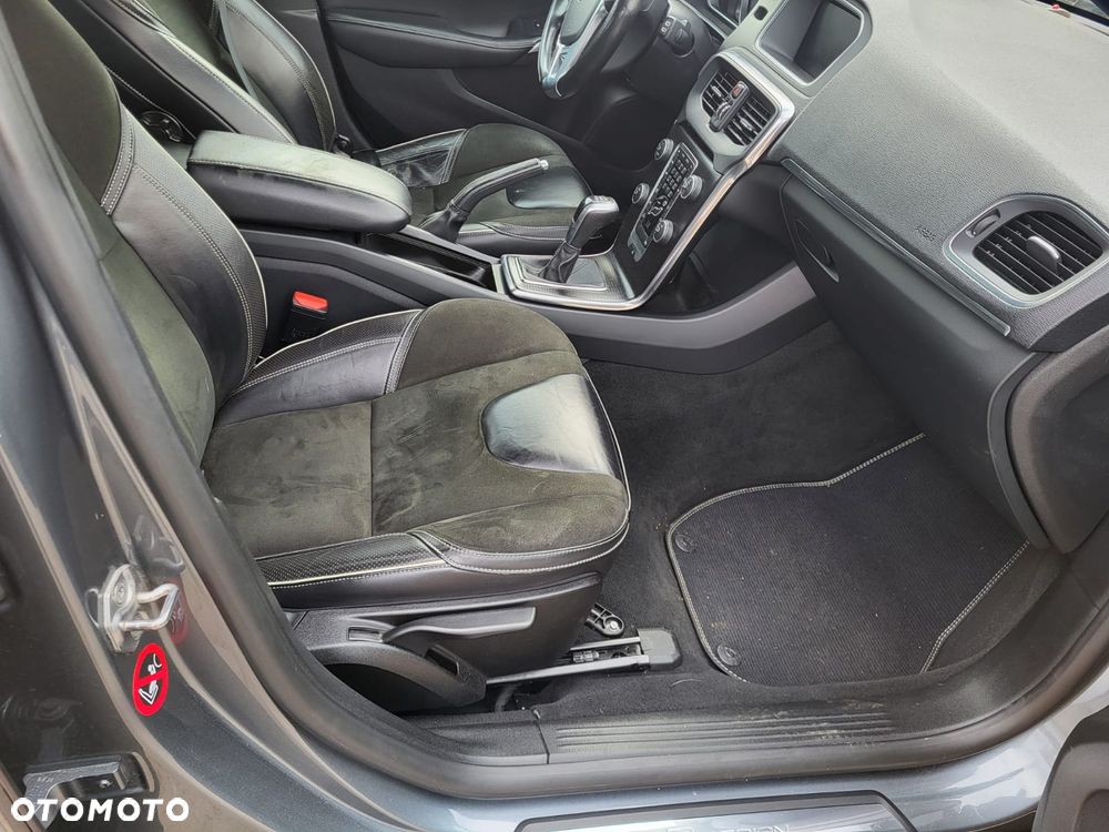 Volvo V40 D3 Geartronic Summum - 26