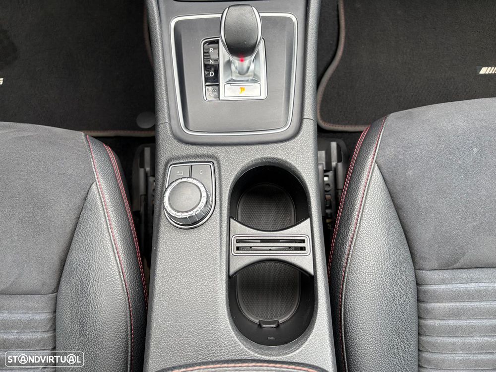 Mercedes-Benz A 45 AMG 4-Matic - 23