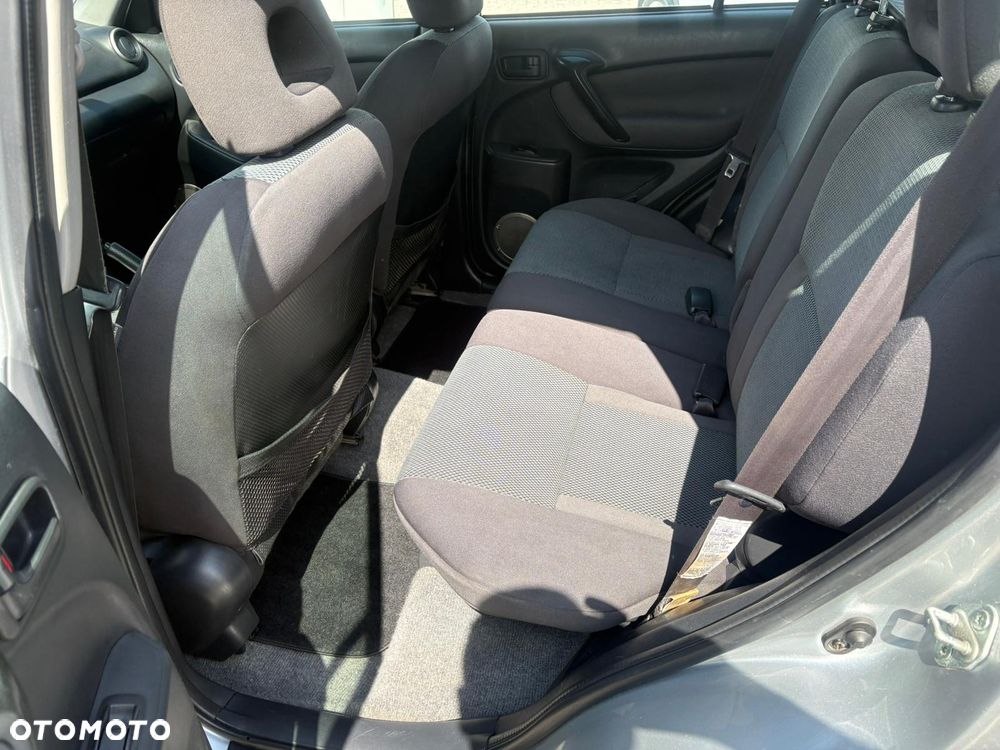 Toyota RAV4 2.0 VVT-i 4x4 - 15