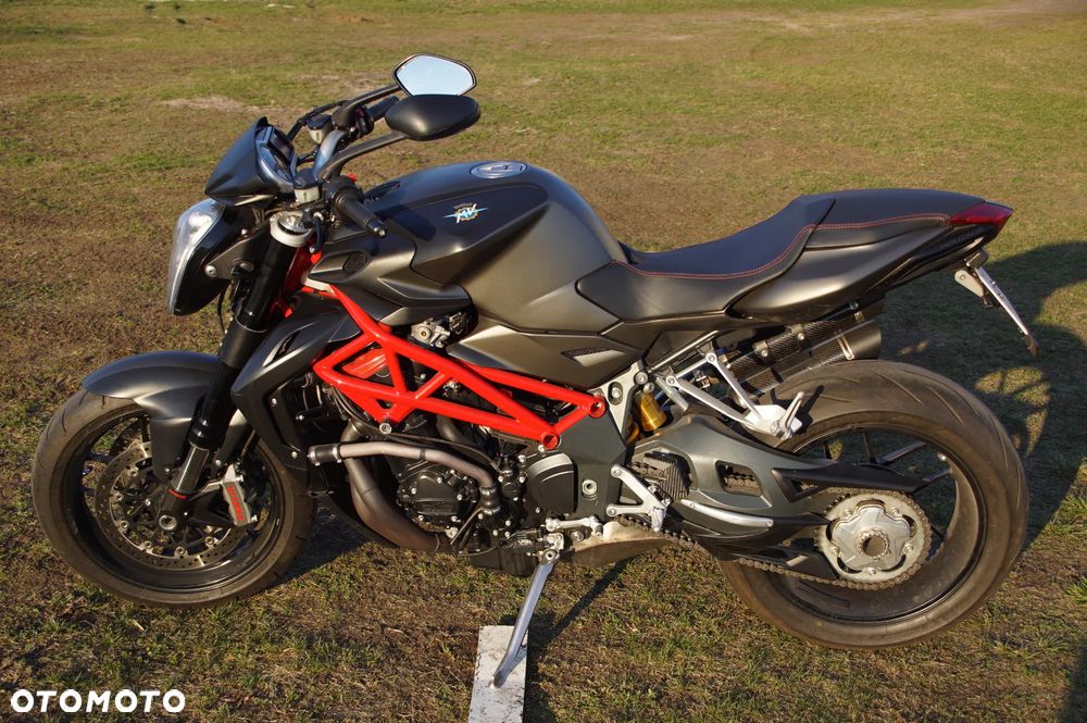 MV AGUSTA Brutale - 7