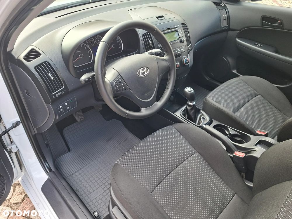 Hyundai i30 1.6 blue Comfort - 12