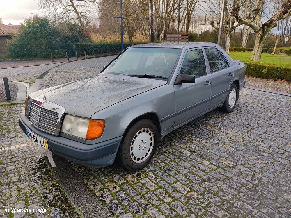 Mercedes-Benz W124 (1984-1997) 300 TD - 1