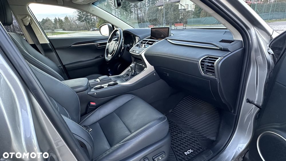 Lexus NX 300h Elite AWD - 22