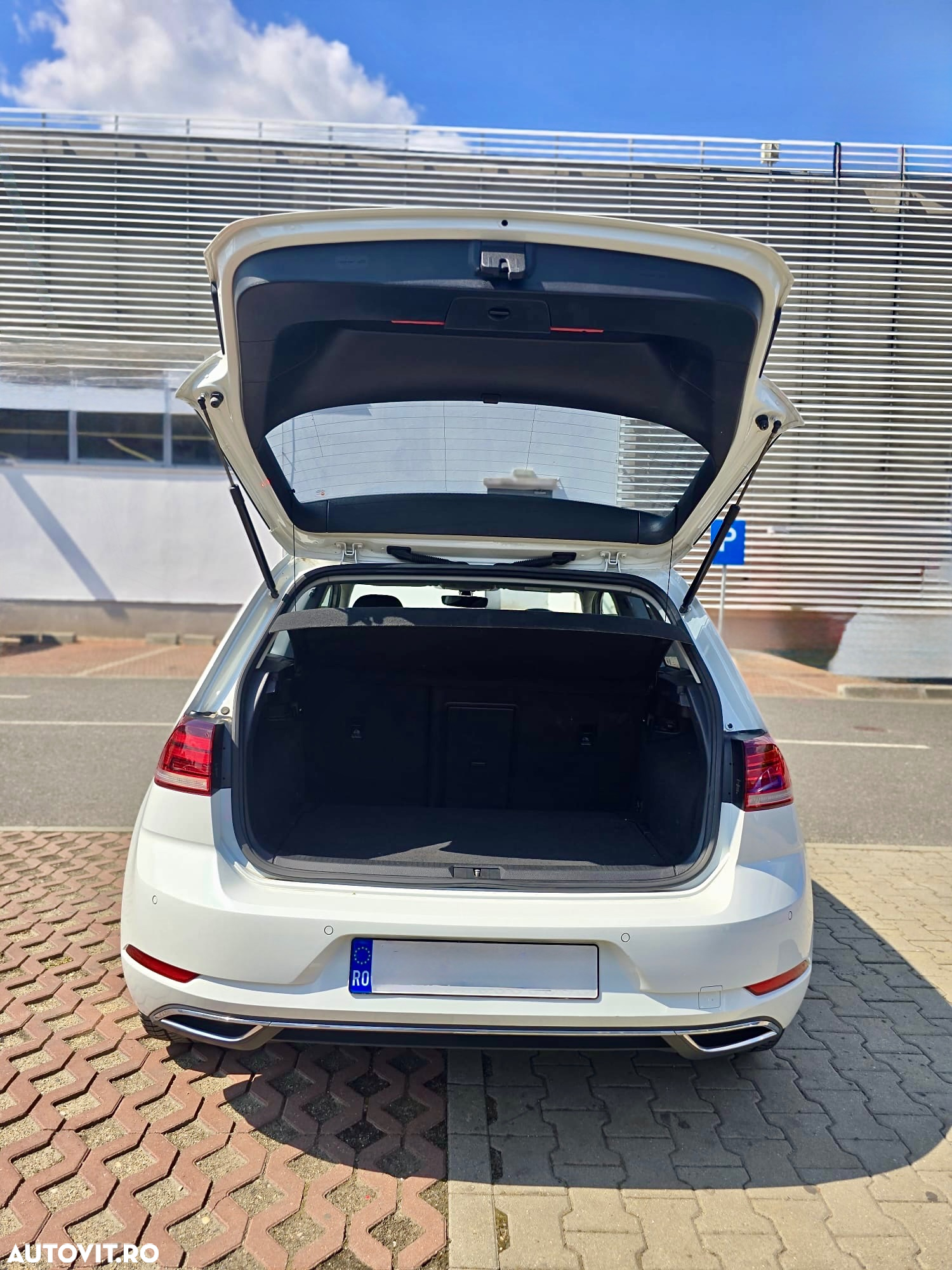 Volkswagen Golf 1.6 TDI DSG Highline - 10