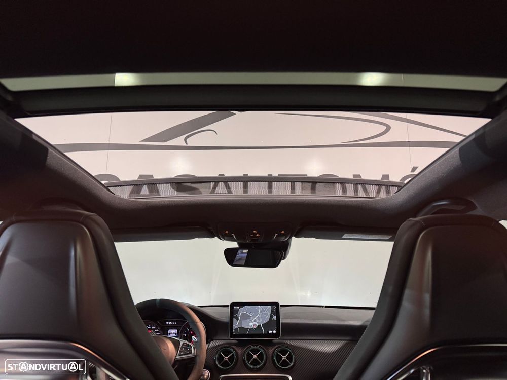 Mercedes-Benz A 45 AMG 4Matic Speedshift 7G-DCT PETRONAS 2015 World Champion Edition - 37