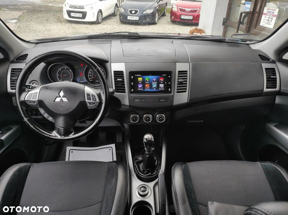 Mitsubishi Outlander - 11