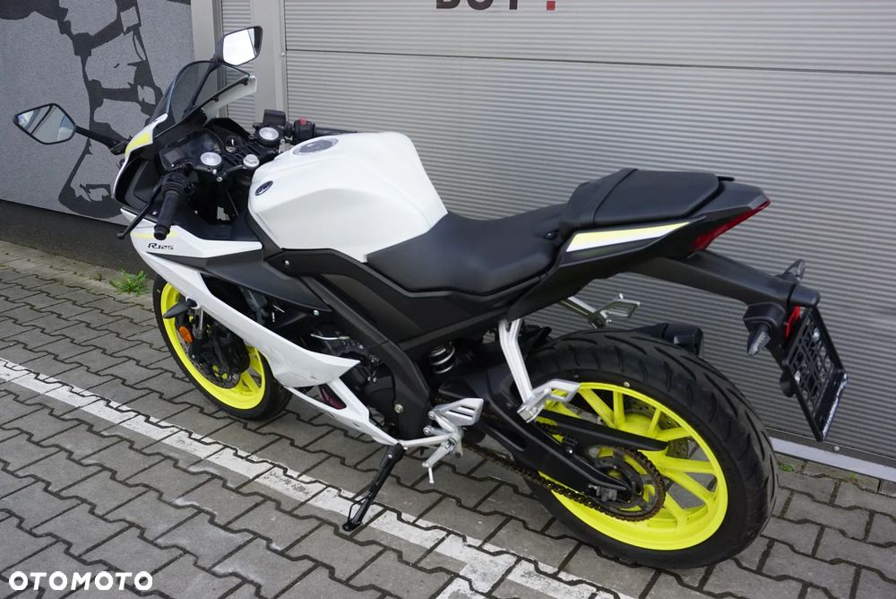 Yamaha YZF - 11