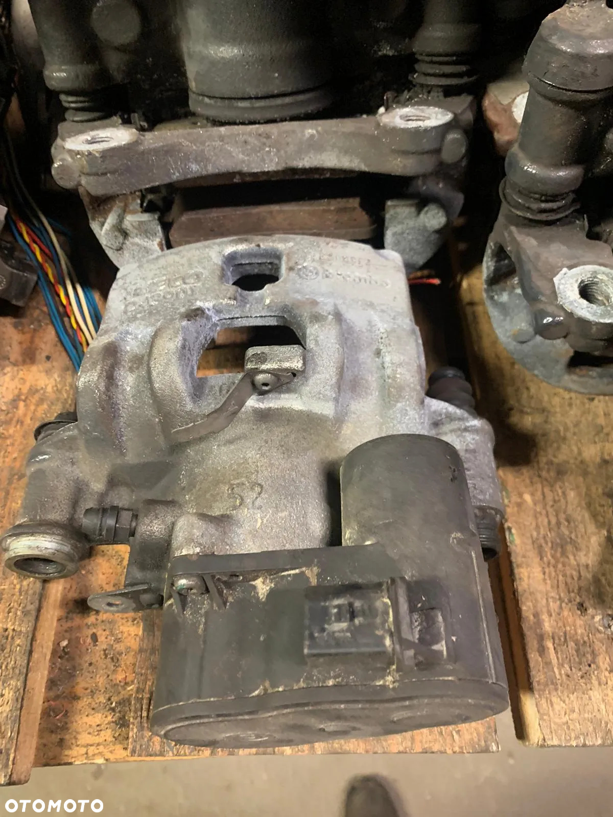 Zaciski hamulcowe elektryczne D43901 Iveco Daily Brembo prawy, lewy, tył 2019- - 6