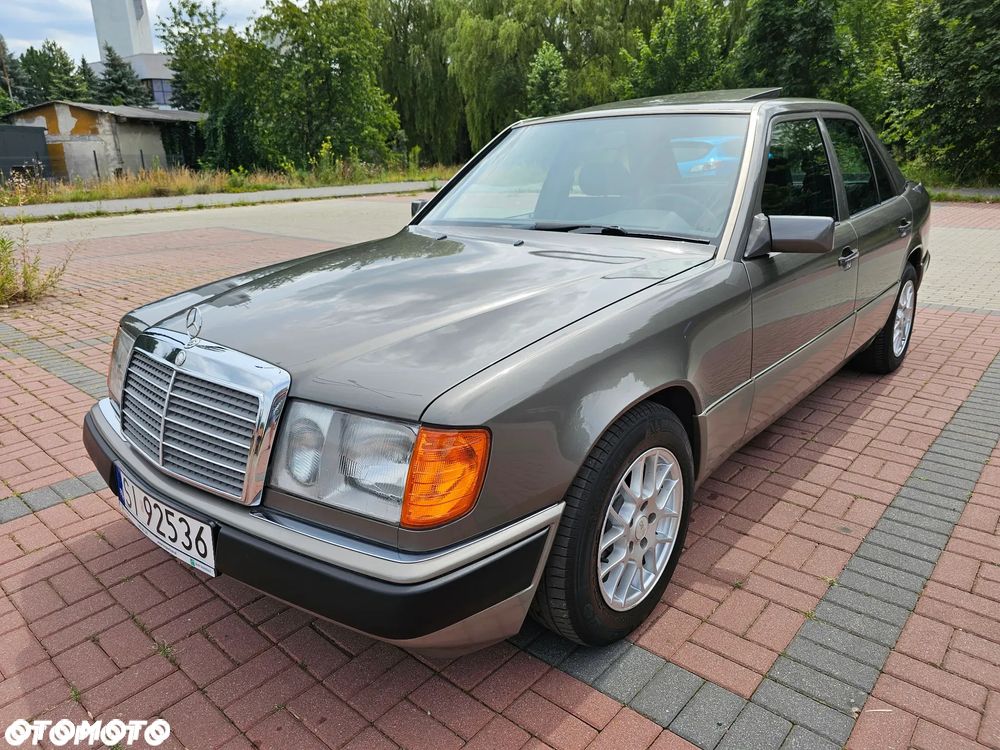 Mercedes-Benz W124 (1984-1993) ver-standard - 1