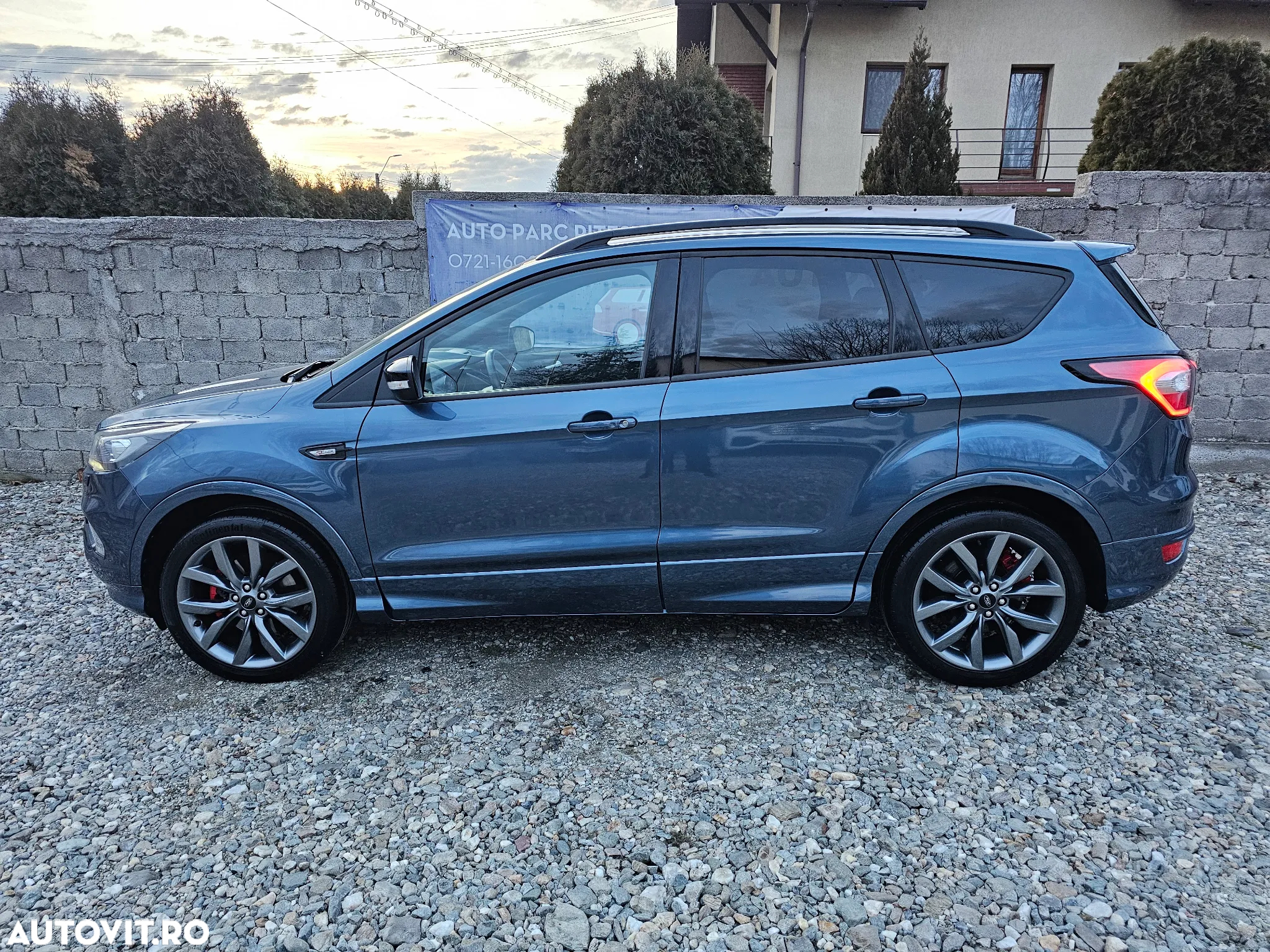 Ford Kuga - 12