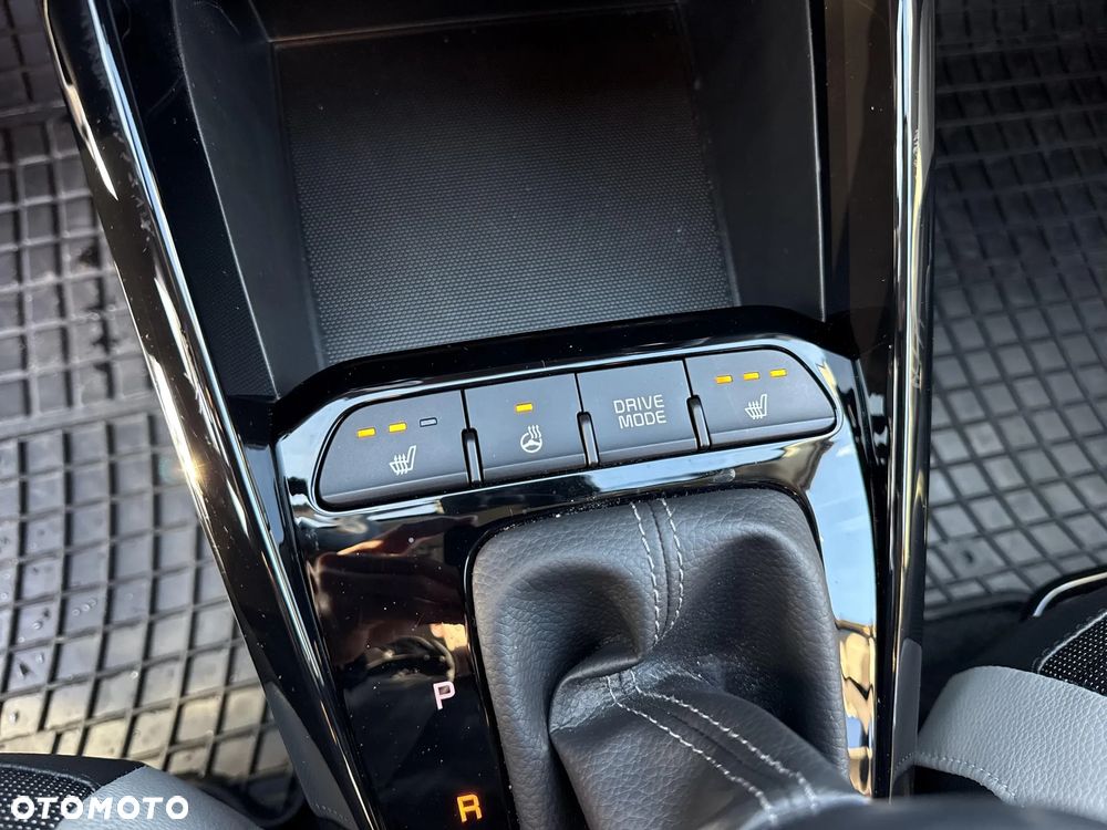 Kia Stonic 1.0 T-GDI L Business Line DCT - 24