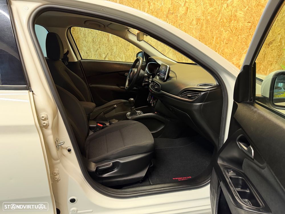 Fiat Tipo 1.3 M-Jet Lounge Tech J17 - 11